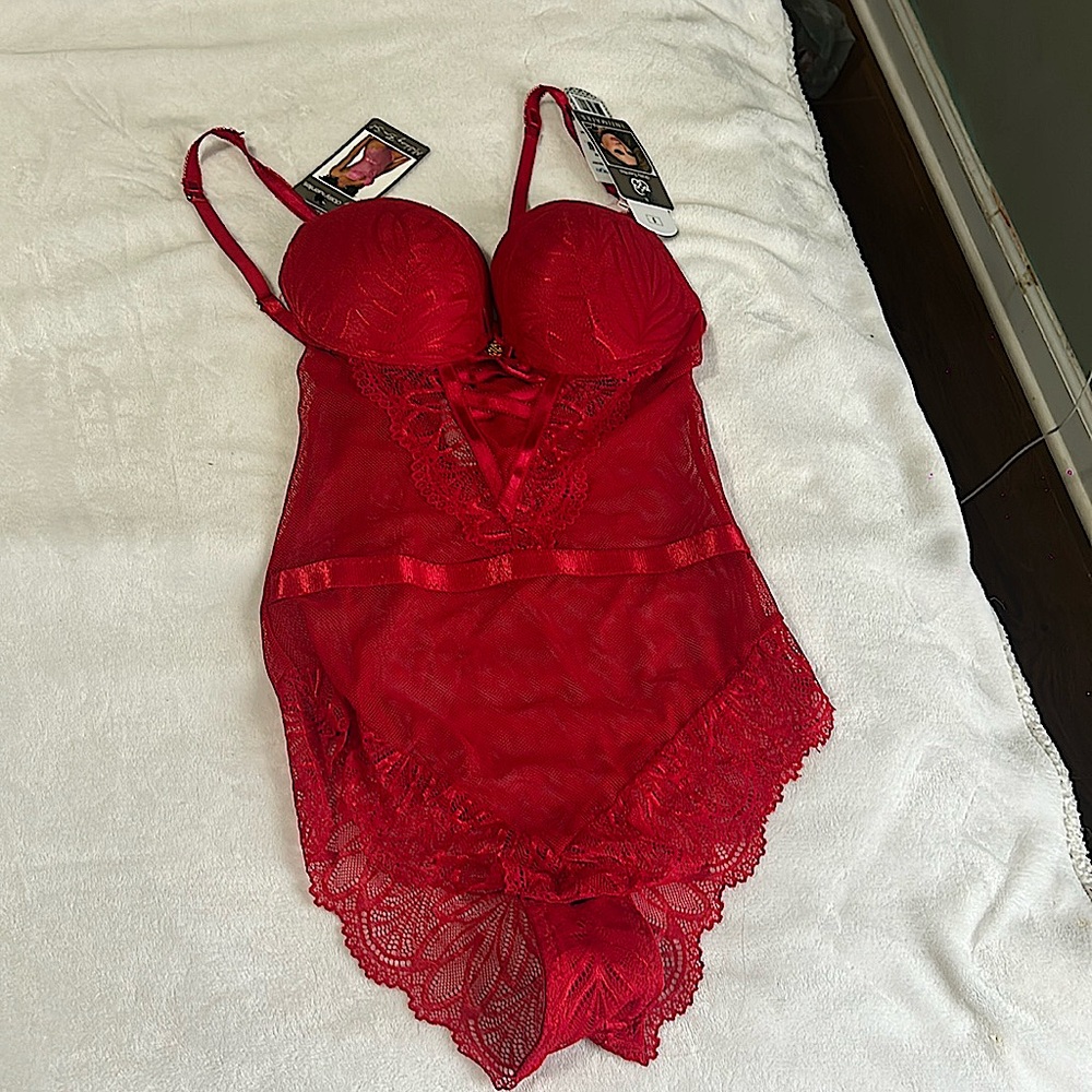 Very cute Matching Bra Set.